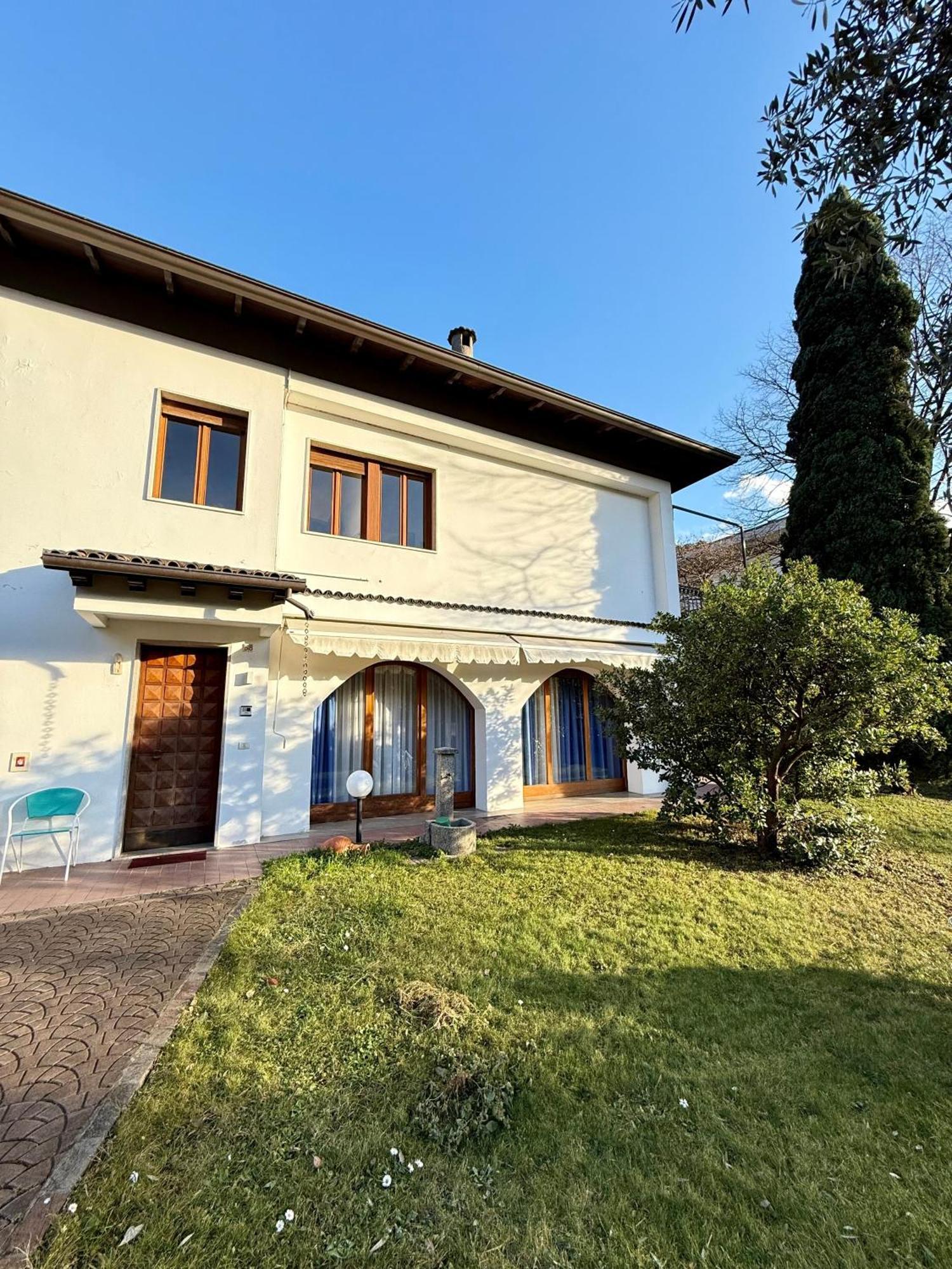 Apartamento Casa Vittoria Torbole Sul Garda Exterior foto