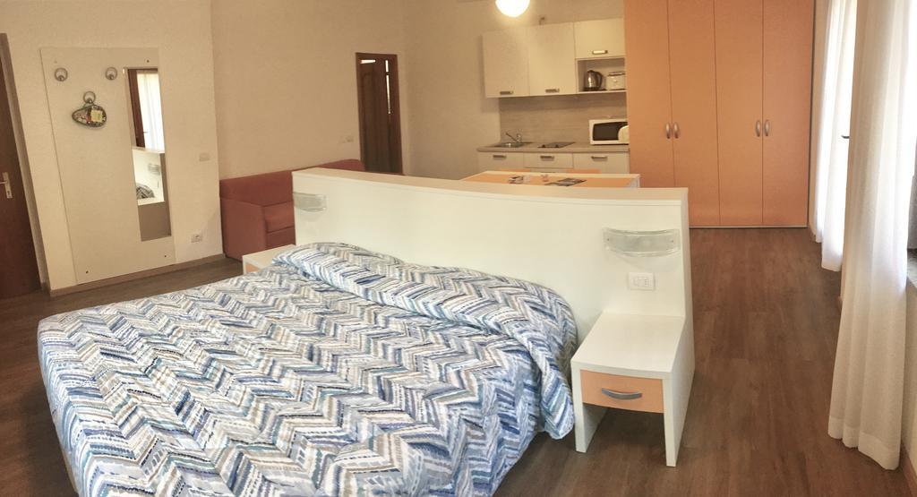 Apartamento Casa Vittoria Torbole Sul Garda Exterior foto