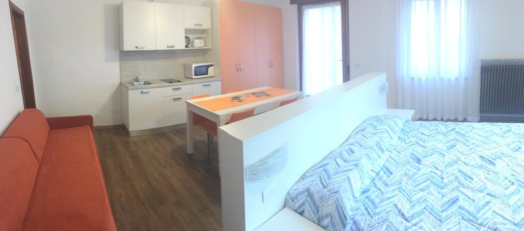 Apartamento Casa Vittoria Torbole Sul Garda Exterior foto